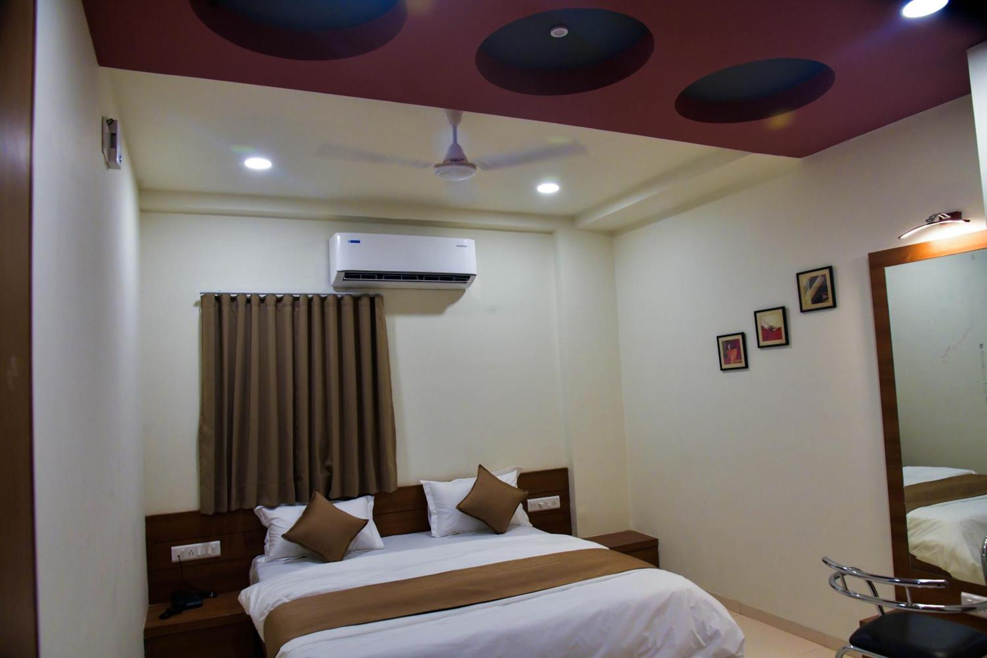 Hotel Ashooka Inn Gandhinagar Exterior photo