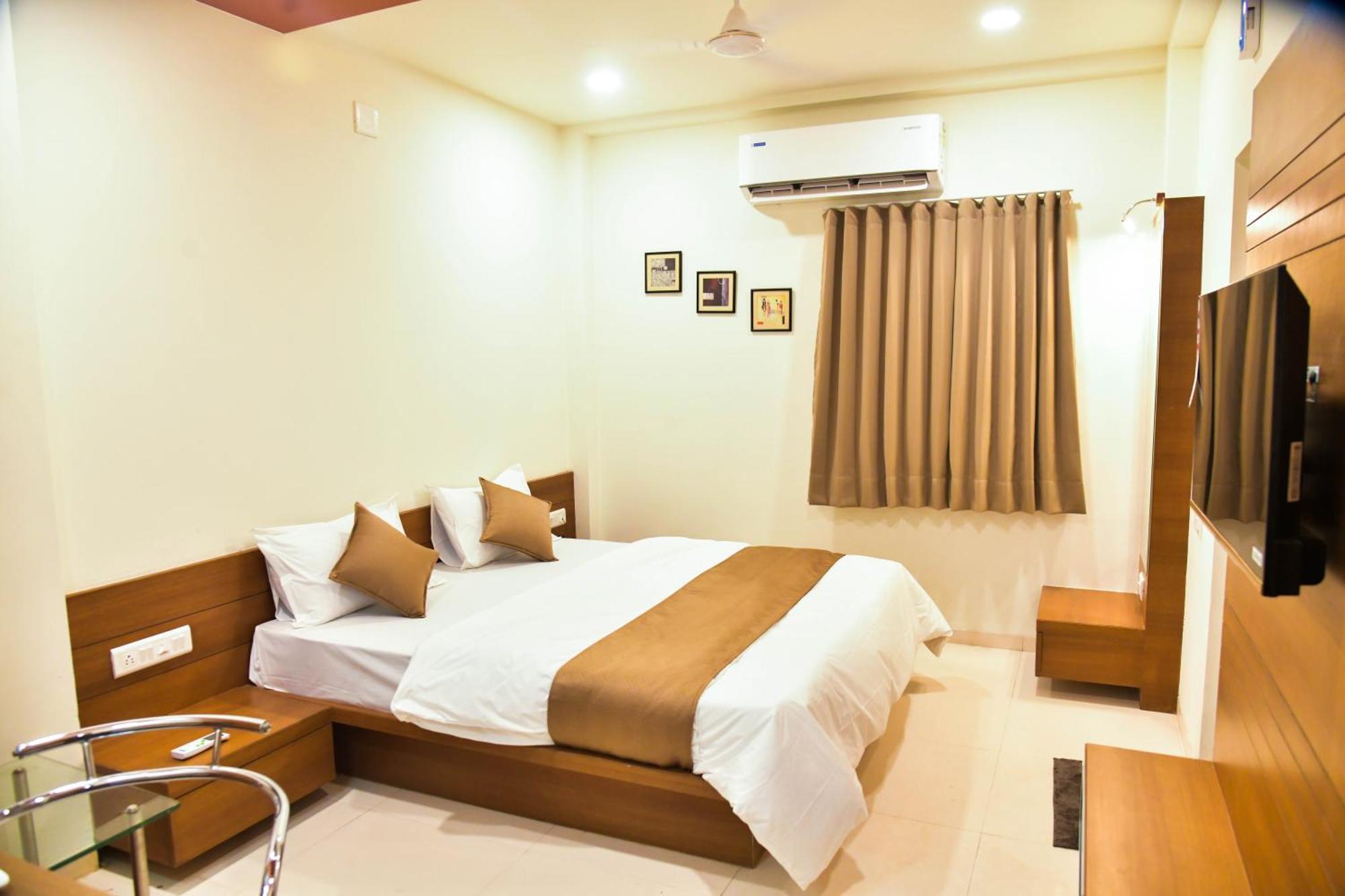 Hotel Ashooka Inn Gandhinagar Exterior photo