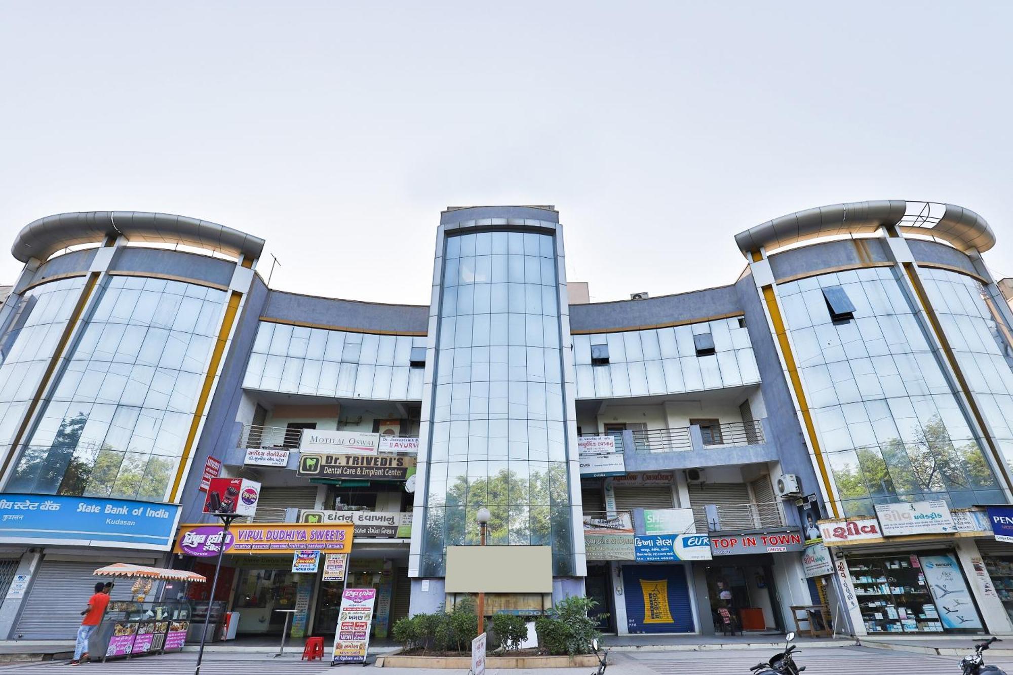 Hotel Ashooka Inn Gandhinagar Exterior photo